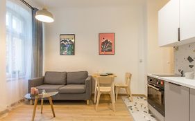Golden Apartments/Sobf